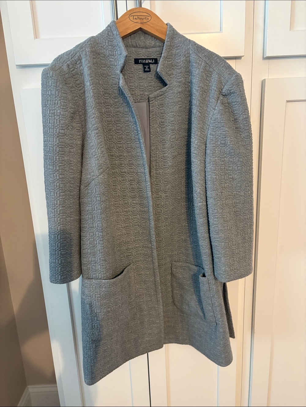 Roz & Ali Light Gray Textured Open-Front Jacket